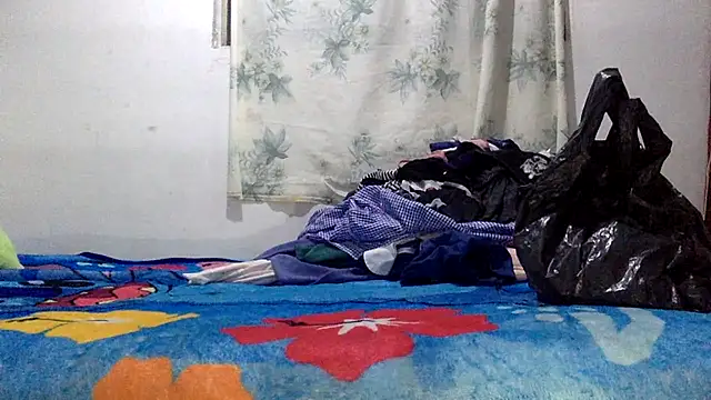 Snapshot of sharonlopez9611 chatting on November 10, 4:28 am sharonlopez9611 online show from November 10, 4:28 am