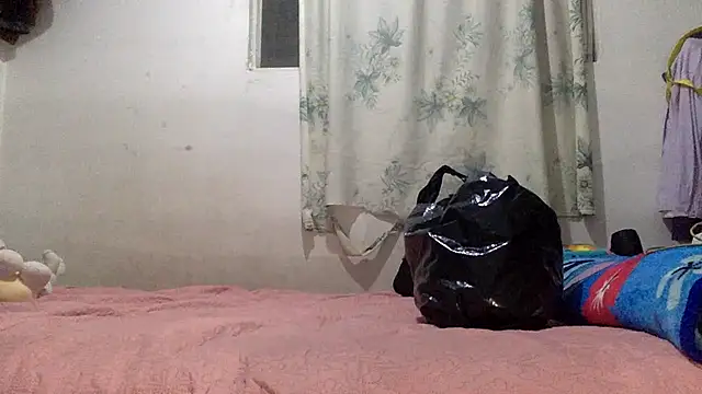 sharonlopez9611 online show from June 1, 4:02 am