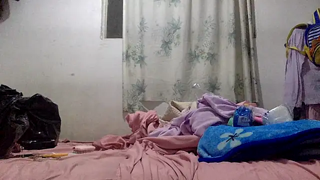 sharonlopez9611 online show from June 2, 3:06 am