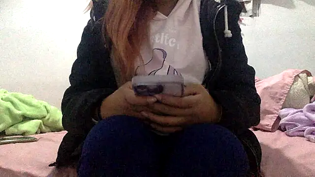 sharonlopez9611 online show from December 19, 3:10 am