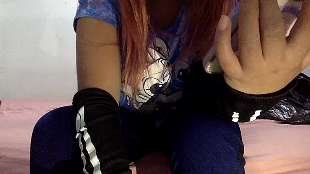 Snapshot of sharonlopez9611 chatting on November 16, 4:17 am sharonlopez9611 online show from November 16, 4:17 am