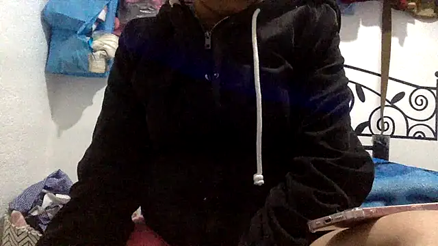 sharonlopez9611 online show from February 26, 3:17 am