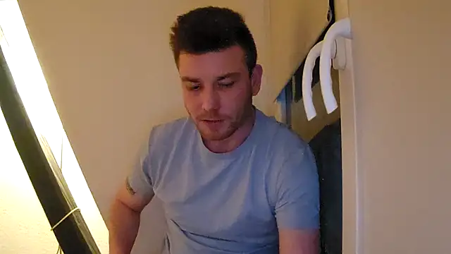 Foxtrott 242 online show from February 2, 11:04 pm