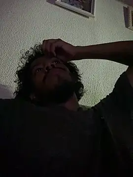 Mineirinho043 online show from December 21, 12:46 am