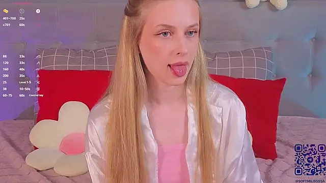 Snapshot of soft_babe chatting on June 3, 9:30 pm soft babe online show from June 3, 9:30 pm