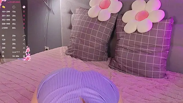 Snapshot of soft_babe chatting on September 17, 12:40 pm soft babe online show from September 17, 12:40 pm