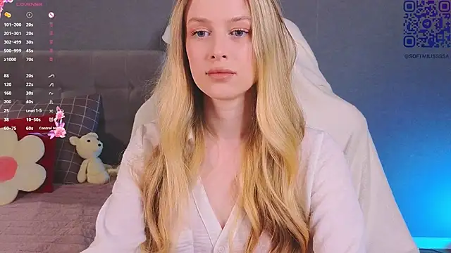 Snapshot of soft_babe chatting on April 28, 8:24 pm soft babe online show from April 28, 8:24 pm