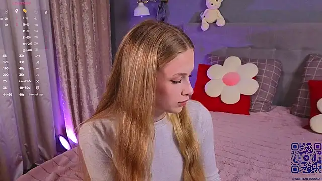 Snapshot of soft_babe chatting on June 27, 5:41 pm soft babe online show from June 27, 5:41 pm