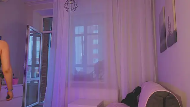 Snapshot of Mia_Luw chatting on June 17, 2:49 pm Mia Luw online show from June 17, 2:49 pm