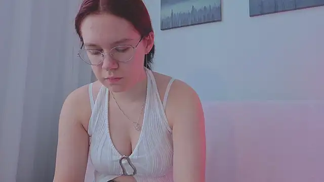 Snapshot of Mia_Luw chatting on June 27, 4:07 am Mia Luw online show from June 27, 4:07 am