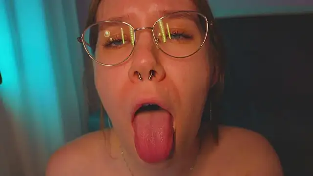 Snapshot of Mia_Luw chatting on April 27, 2:37 pm Mia Luw online show from April 27, 2:37 pm