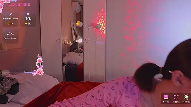 Snapshot of Mia_Luw chatting on November 12, 3:43 am Mia Luw online show from November 12, 3:43 am