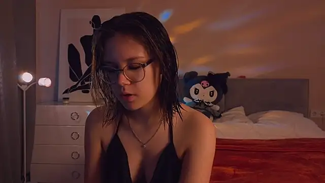 Mia Luw online show from September 20, 6:51 am