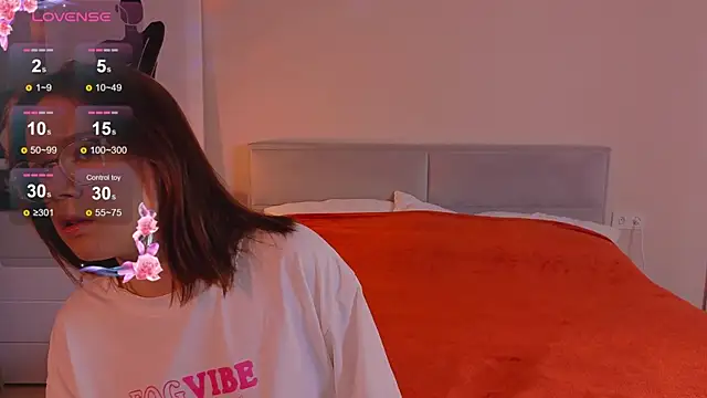 Mia Luw online show from October 17, 4:20 pm