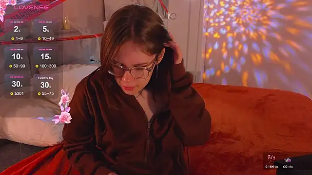 Snapshot of Mia_Luw chatting on November 1, 3:57 am Mia Luw online show from November 1, 3:57 am