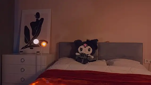 Mia Luw online show from September 18, 6:49 am