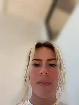 Snapshot of oliviafranciis chatting on July 21, 9:38 pm oliviafranciis online show from July 21, 9:38 pm