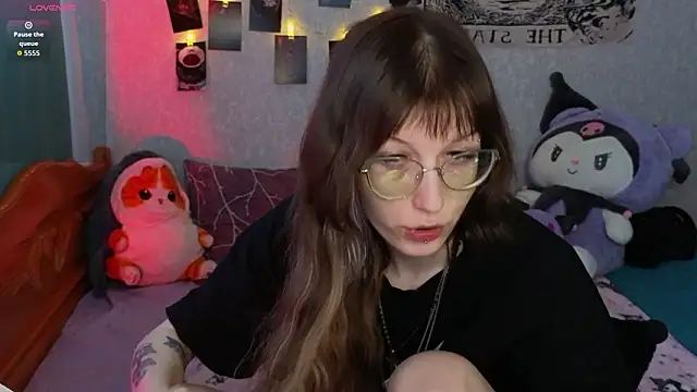 Snapshot of lissaros chatting on February 18, 8:44 am lissaros online show from February 18, 8:44 am