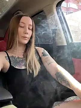 Snapshot of Pussy_Drive03 chatting on September 18, 6:27 am Pussy Drive03 online show from September 18, 6:27 am