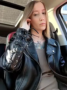 Snapshot of Pussy_Drive03 chatting on September 19, 2:37 am Pussy Drive03 online show from September 19, 2:37 am