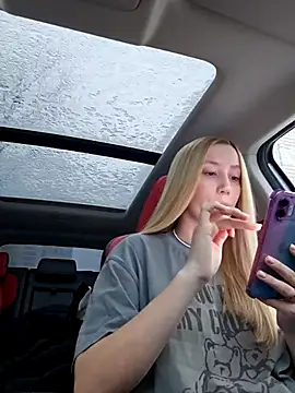 Snapshot of Pussy_Drive03 chatting on December 5, 3:05 am Pussy Drive03 online show from December 5, 3:05 am