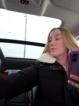 Snapshot of Pussy_Drive03 chatting on December 4, 4:00 am Pussy Drive03 online show from December 4, 4:00 am