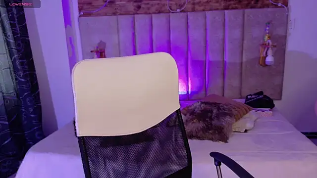 Alektra bryce online show from October 2, 7:39 pm