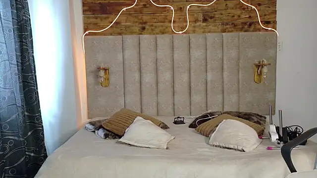 Alektra bryce online show from September 9, 8:07 pm