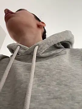 Celine Roxelle online show from December 17, 11:15 am