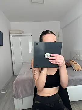 Celine Roxelle online show from January 14, 11:14 am