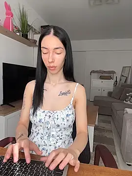 Celine Roxelle online show from April 26, 6:54 am