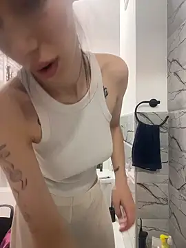 Celine Roxelle online show from May 31, 5:51 pm