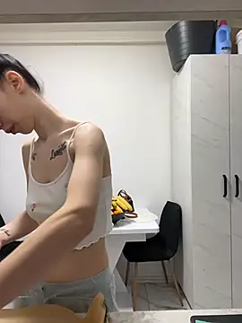 Celine Roxelle online show from May 1, 4:56 pm