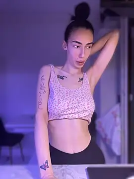 Celine Roxelle online show from April 7, 8:10 pm