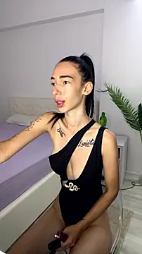 Celine Roxelle online show from July 5, 7:04 am