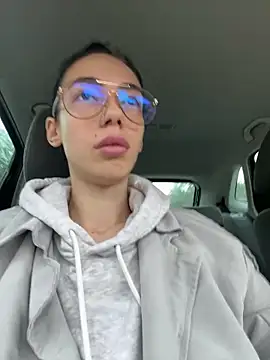 Celine Roxelle online show from October 2, 9:12 am