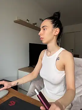 Celine Roxelle online show from April 30, 2:46 pm