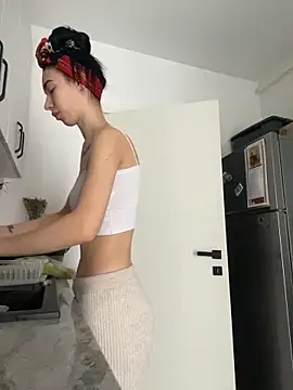 Celine Roxelle online show from March 19, 7:52 am