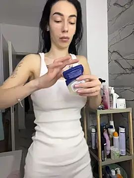 Celine Roxelle online show from February 10, 2:05 pm