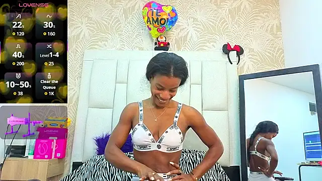 dafnnelewis online show from April 14, 11:15 am