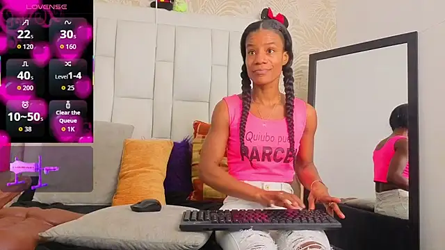 dafnnelewis online show from May 4, 11:13 am