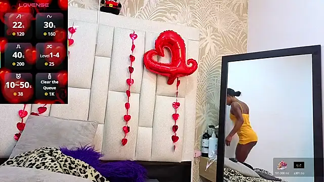 Snapshot of dafnnelewis chatting on February 25, 11:32 am dafnnelewis online show from February 25, 11:32 am