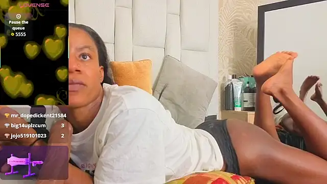 dafnnelewis online show from May 11, 4:04 pm