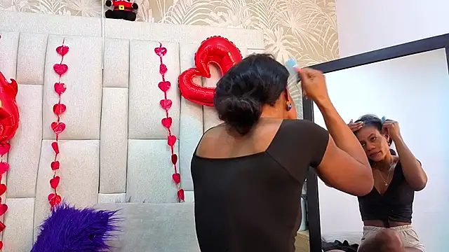 Snapshot of dafnnelewis chatting on February 20, 11:34 am dafnnelewis online show from February 20, 11:34 am