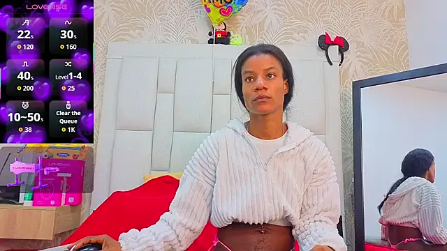 dafnnelewis online show from April 16, 11:44 am