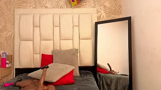 dafnnelewis online show from November 28, 11:21 am