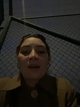 Snapshot of Maggie_Geller chatting on October 27, 11:05 pm Maggie Geller online show from October 27, 11:05 pm