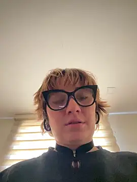 Maggie Geller online show from March 1, 5:13 pm