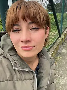 Snapshot of Maggie_Geller chatting on December 5, 6:06 pm Maggie Geller online show from December 5, 6:06 pm