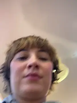 Maggie Geller online show from March 3, 10:28 pm